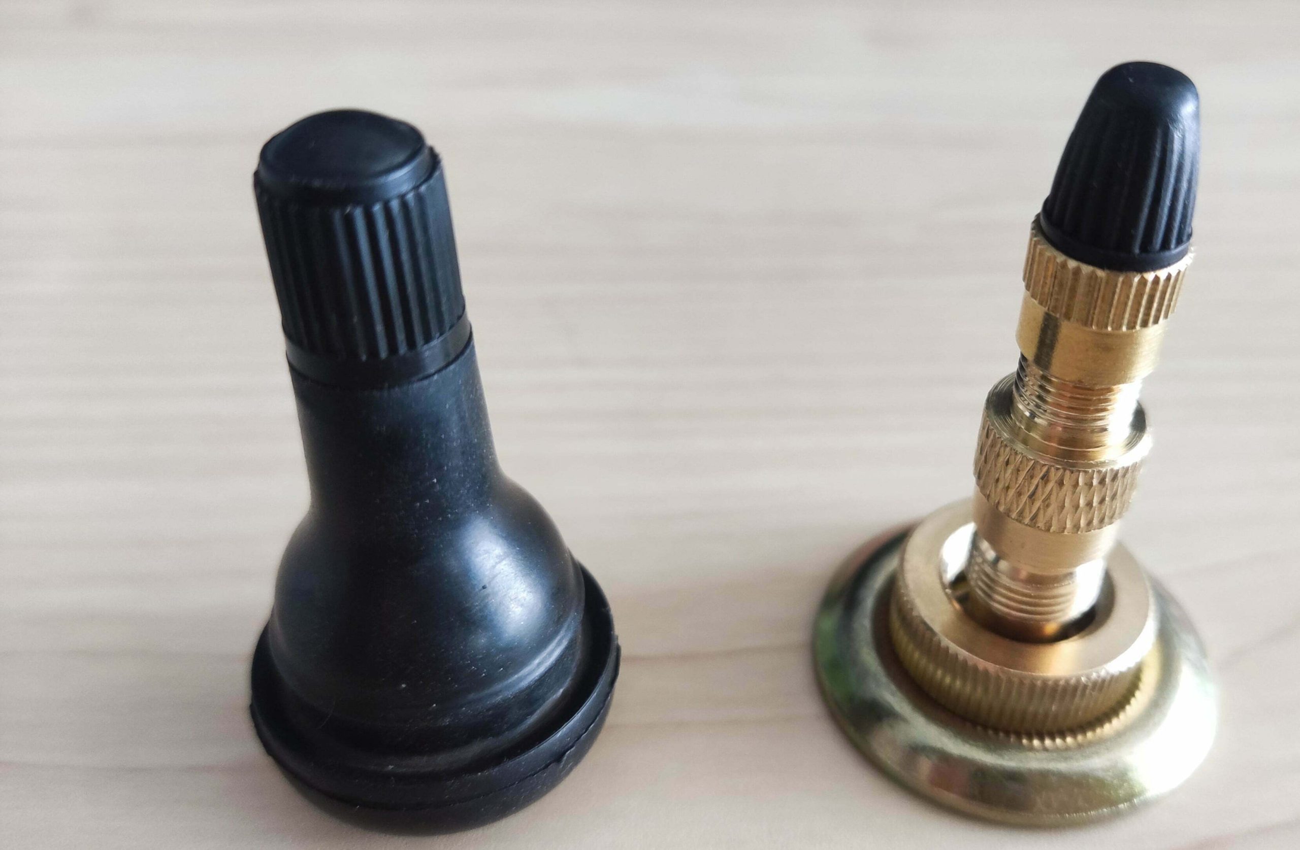 Metal vs Rubber Tyre Valves – What’s the Difference?